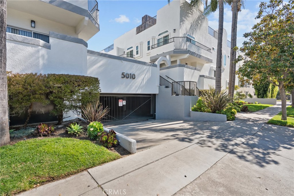 5010 Cahuenga Boulevard 107