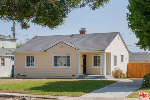 Photo of 3152 Grand View Boulevard, Los Angeles, CA 90066 (MLS # 26997257)