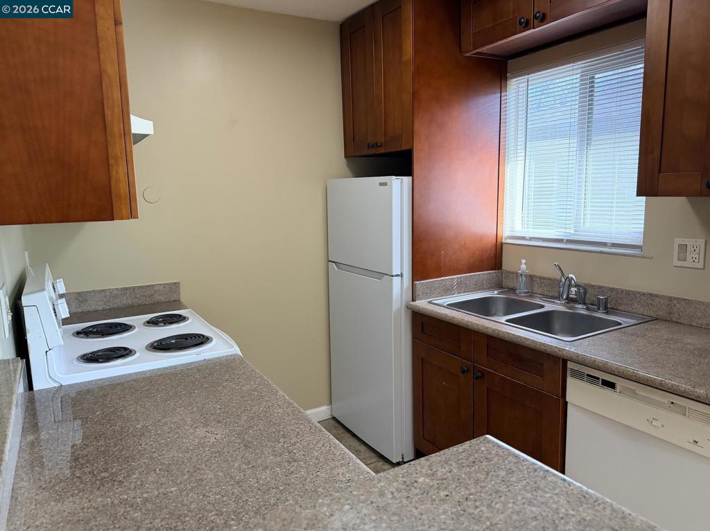 2118 Peppertree Way 4