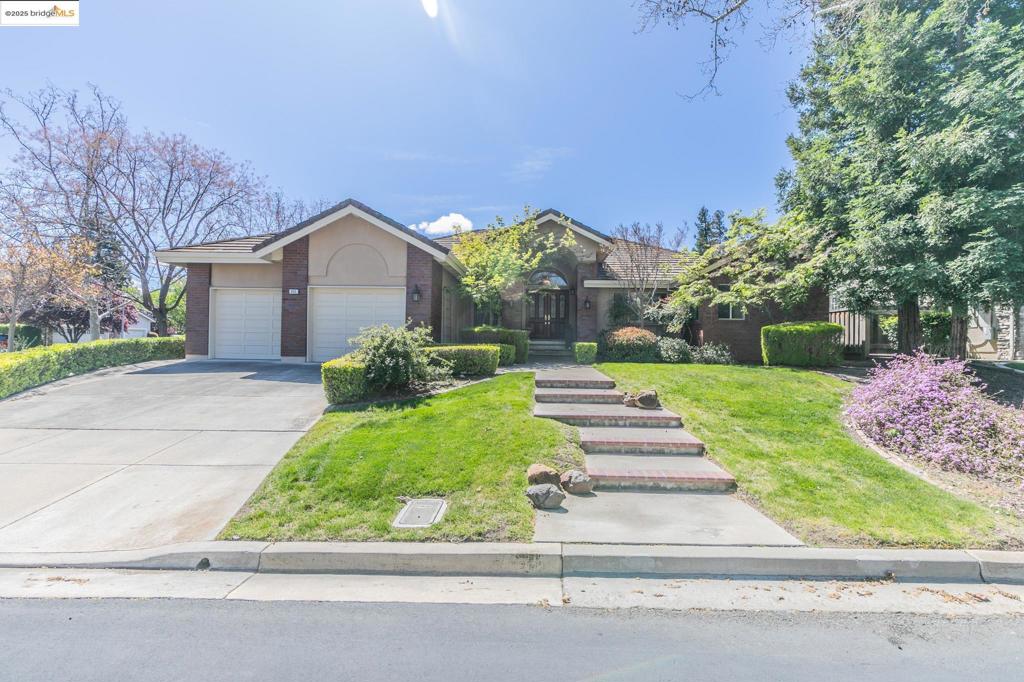 605 Devonshire Loop