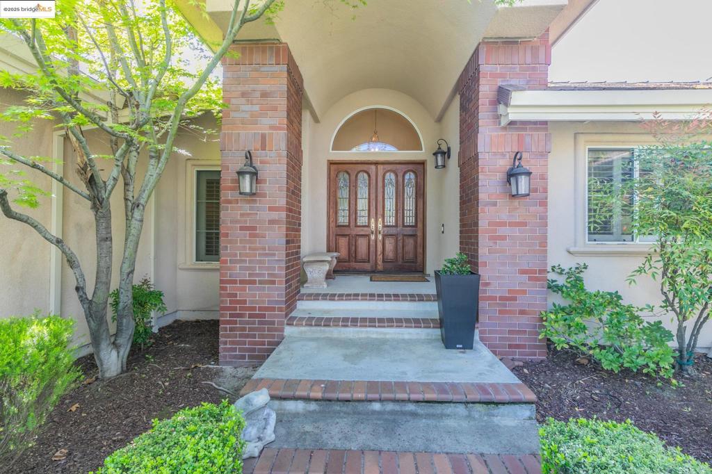 605 Devonshire Loop