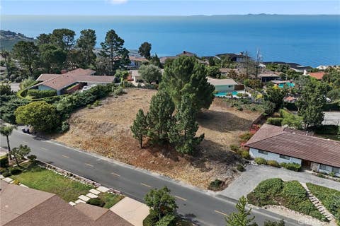 Photo of 6 Coveview Drive, Rancho Palos Verdes, CA 90275 (MLS # SB26150958)