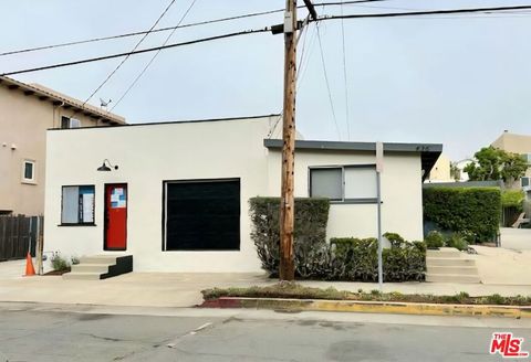 Photo of 436 Ardmore Avenue #D, Hermosa Beach, CA 90254 (MLS # 25592311)