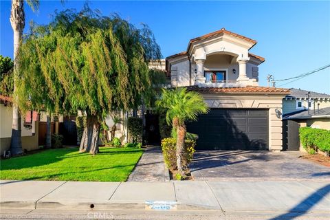 Photo of 2403 Alvord Ln, Redondo Beach, CA 90278 (MLS # SB25268351)