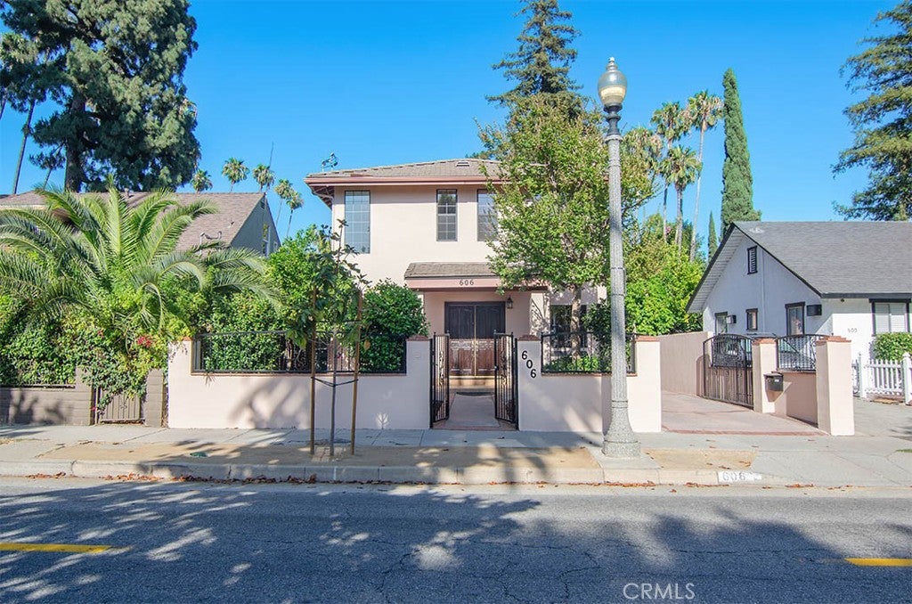 606 N El Molino Avenue