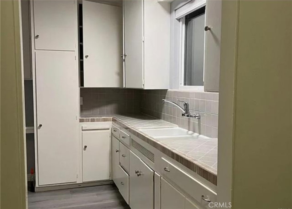 TURNKEY FULLY RENOVATED 2BED 1BATH 1 GARAGE. READY TO MOVE IN!
