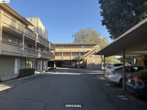 Photo of 260 Industrial Pkwy #23, Hayward, CA 94544 (MLS # 41149217)