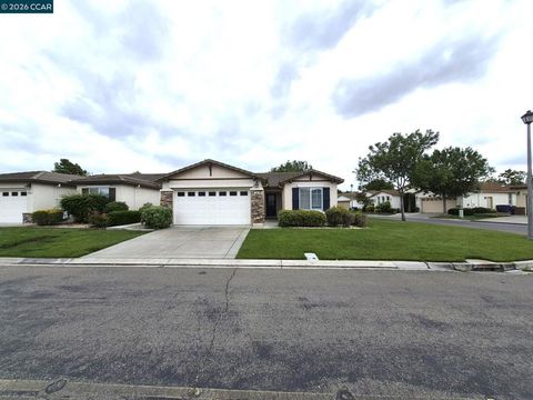 Photo of 200 Springhill Dr Dr, Rio Vista, CA 94571 (MLS # 41132456)