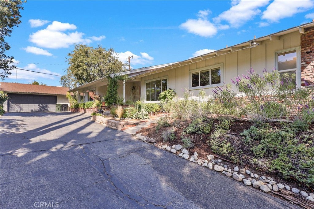 1425 Longview