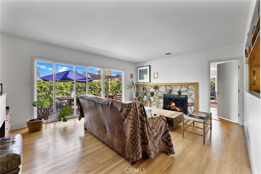 1425 Longview