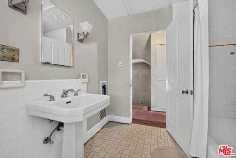 Tiny photo for 1005 Laurel Road, Santa Paula, CA 93060 (MLS # 26864107)