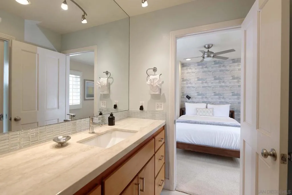 La Jolla, California 92037, United States, 3 Bedrooms Bedrooms, ,3 BathroomsBathrooms,Residential,Active,204311