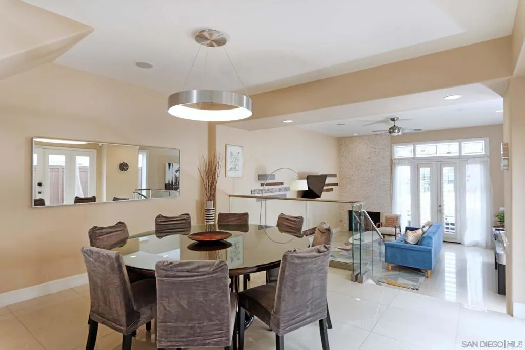 La Jolla, California 92037, United States, 3 Bedrooms Bedrooms, ,3 BathroomsBathrooms,Residential,Active,204311