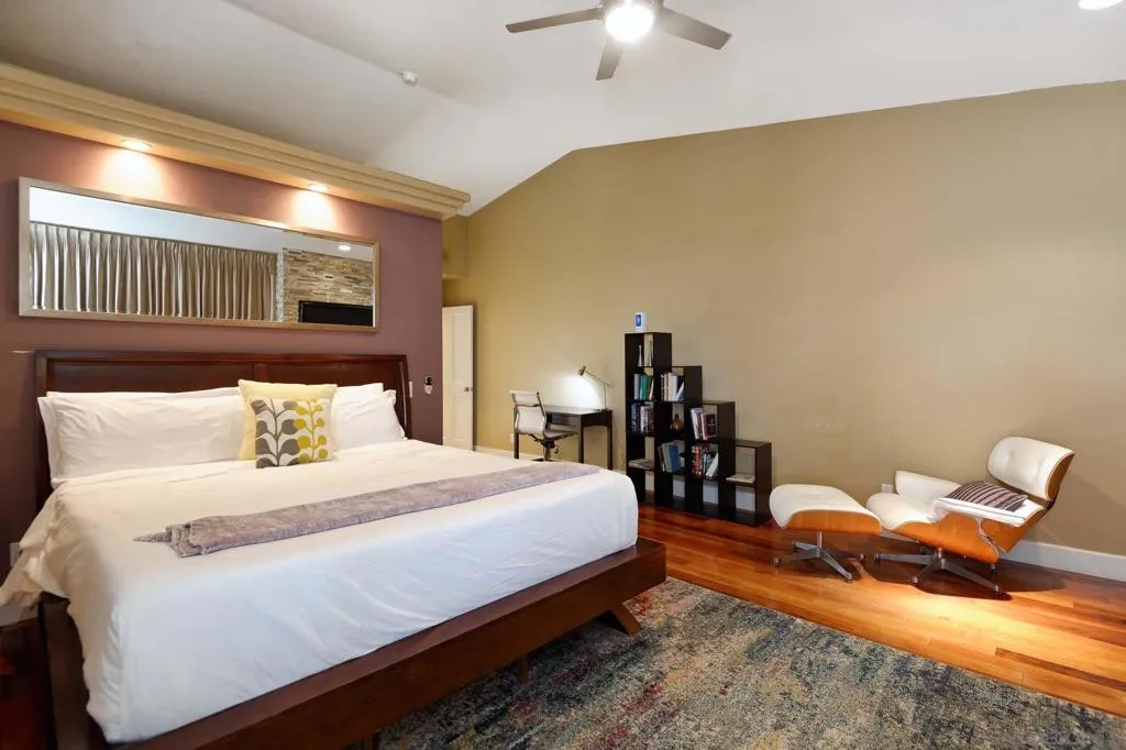 La Jolla, California 92037, United States, 3 Bedrooms Bedrooms, ,3 BathroomsBathrooms,Residential,Active,204311