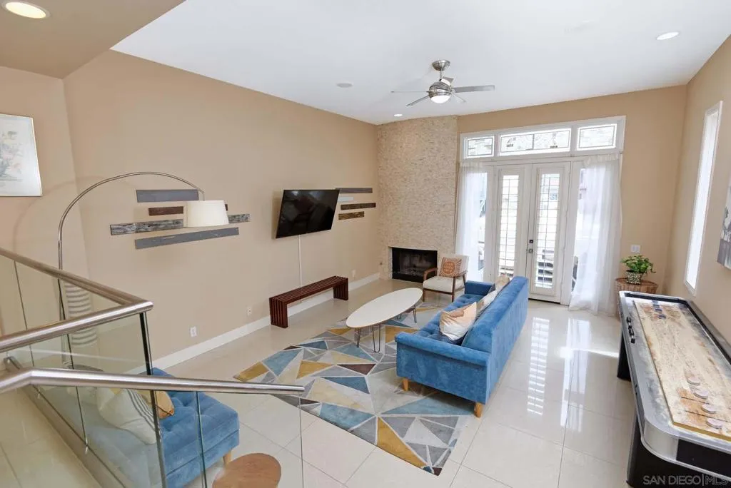 La Jolla, California 92037, United States, 3 Bedrooms Bedrooms, ,3 BathroomsBathrooms,Residential,Active,204311