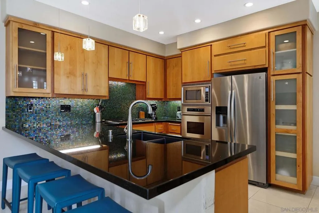 La Jolla, California 92037, United States, 3 Bedrooms Bedrooms, ,3 BathroomsBathrooms,Residential,Active,204311