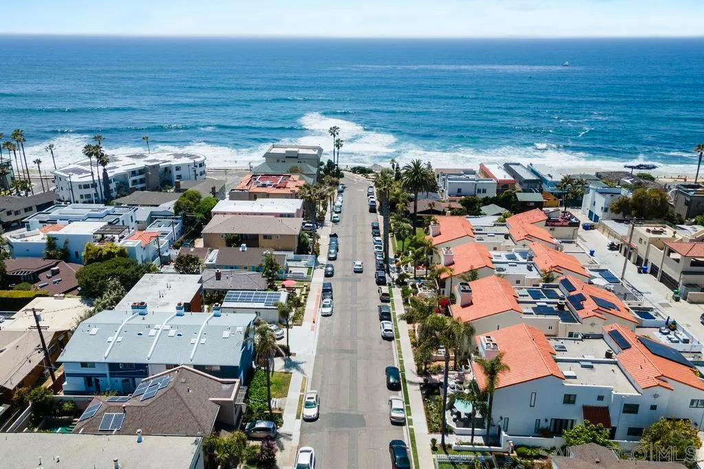 La Jolla, California 92037, United States, 3 Bedrooms Bedrooms, ,3 BathroomsBathrooms,Residential,Active,204311