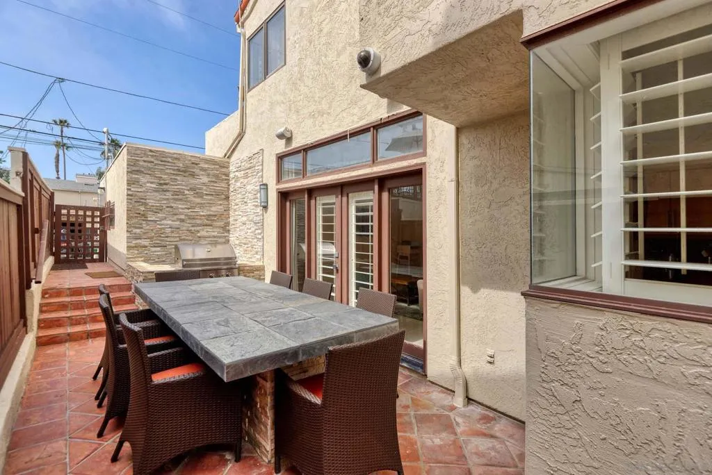 La Jolla, California 92037, United States, 3 Bedrooms Bedrooms, ,3 BathroomsBathrooms,Residential,Active,204311