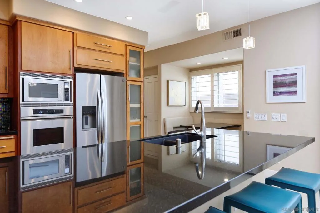 La Jolla, California 92037, United States, 3 Bedrooms Bedrooms, ,3 BathroomsBathrooms,Residential,Active,204311