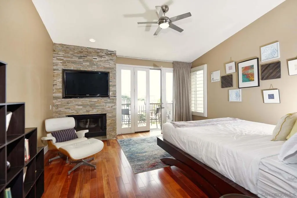 La Jolla, California 92037, United States, 3 Bedrooms Bedrooms, ,3 BathroomsBathrooms,Residential,Active,204311