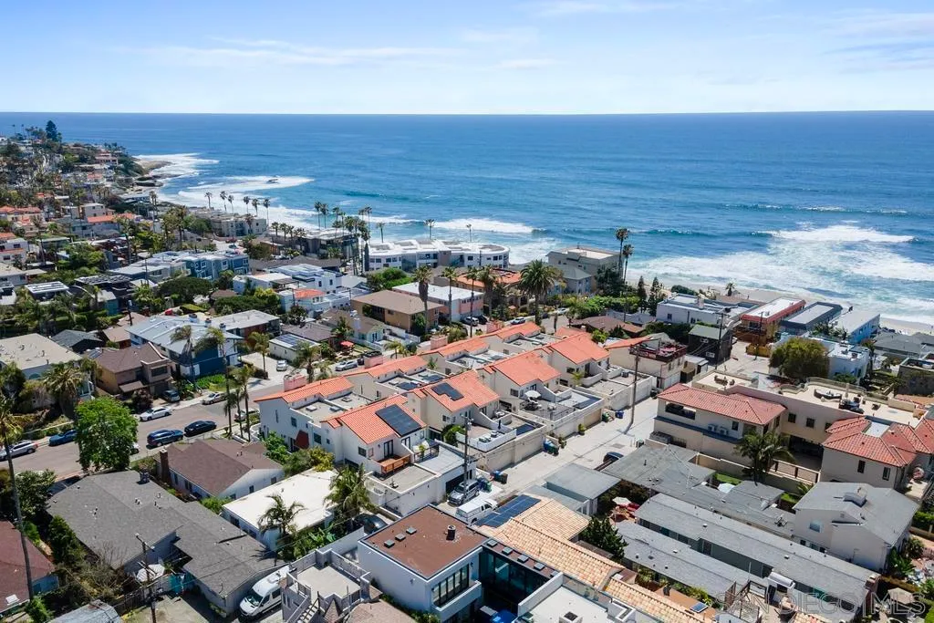 La Jolla, California 92037, United States, 3 Bedrooms Bedrooms, ,3 BathroomsBathrooms,Residential,Active,204311