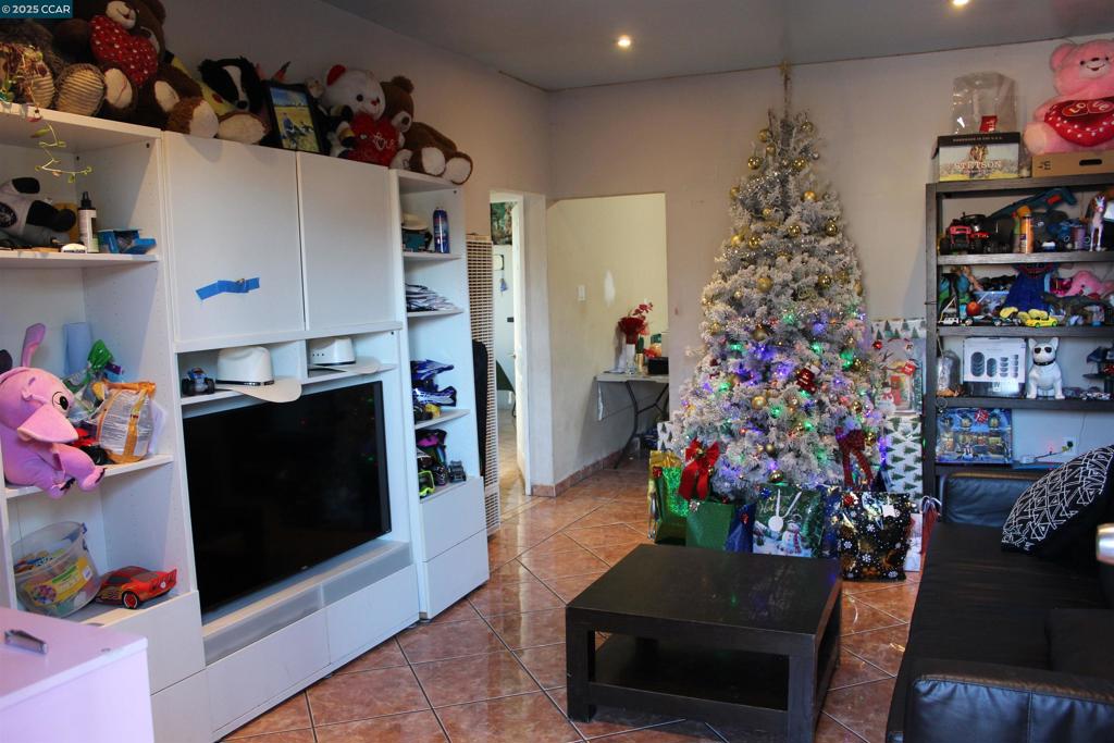 CENTRAL RICHMOND - Residential