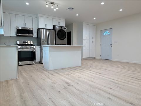 Photo of 22524 Vanowen, West Hills, CA 91307 (MLS # SR26001047)