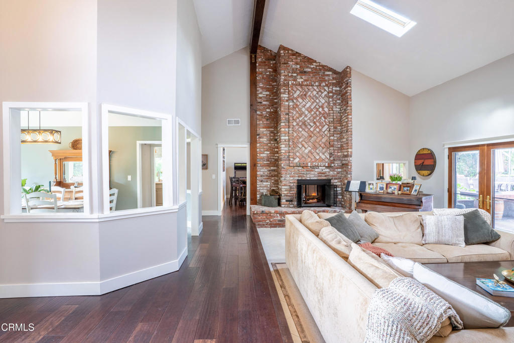 Camarillo, California, 93012, United States, 4 Bedrooms Bedrooms, ,3 BathroomsBathrooms,Residential,Active,2030955
