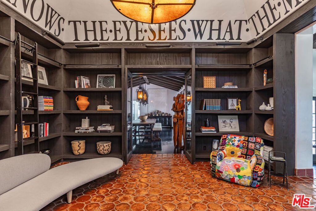 Photo of 820 N Roxbury Drive, Beverly Hills, CA 90210 (MLS # 26636717)