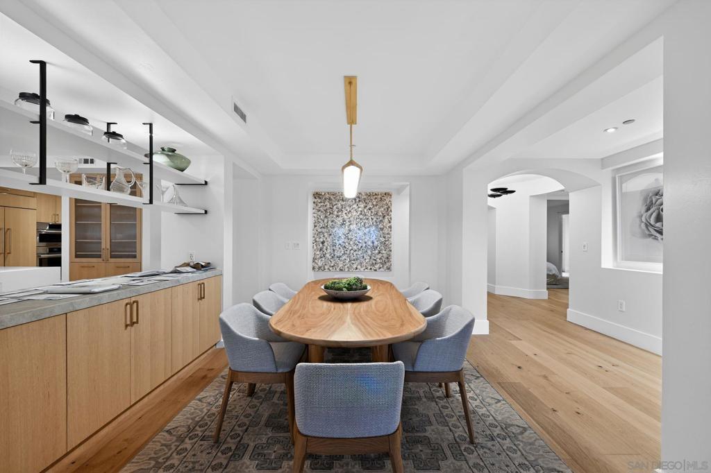 1040 Genter Street 203