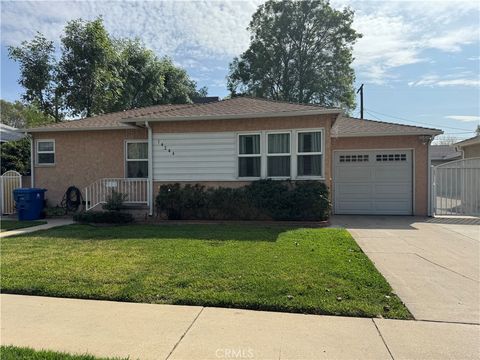 Photo of 14244 Lanark ST, Panorama City, CA 91402 (MLS # SR26110279)