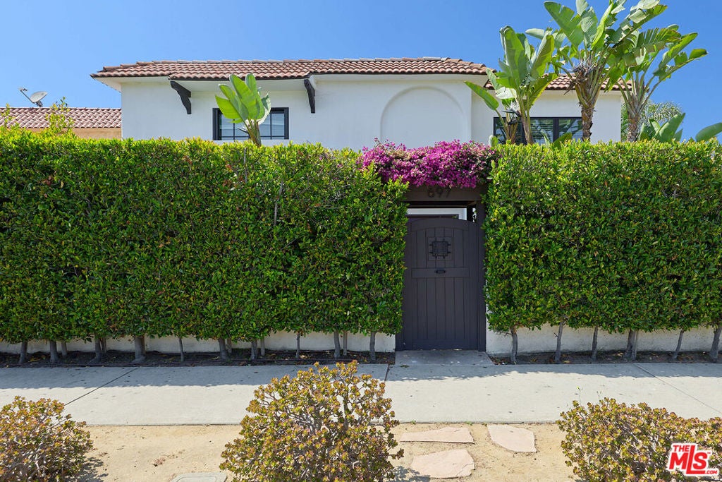 697 Washington Boulevard, Marina Del Rey CA 90292