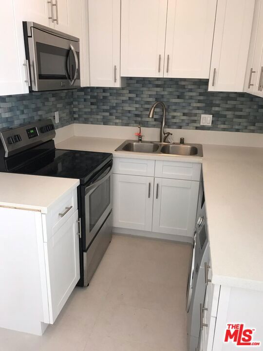 This building located in prime north of Wilshire, close to down town Santa Monica, all entertainments centers., Santa Monica pier Completely remodeled with new tile flooring, , new stainless steel appliances, new self closing Italian style cabinets and bolnozed granite counter tops in kitchen and bathroom ,W&D inside the unit, freshly painted. Easy access to two major FWYs and PCH. Available immediately.