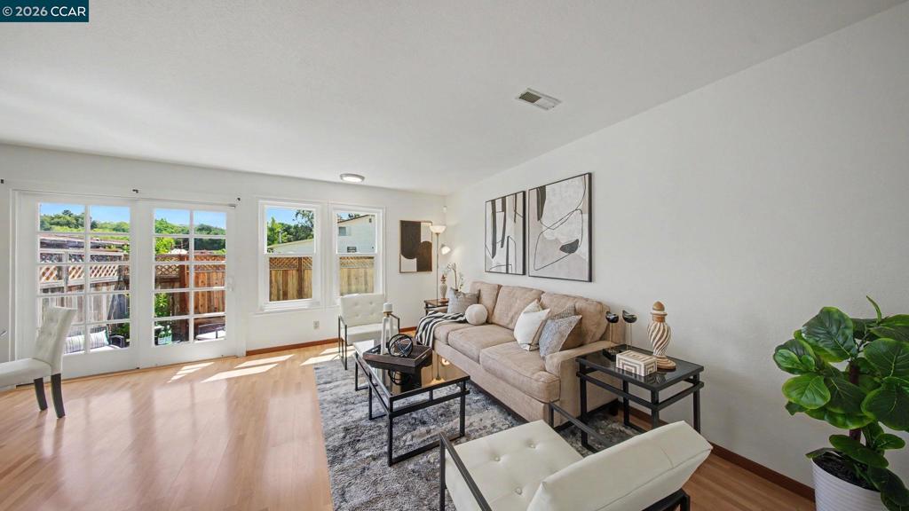 118 Creekside Ct