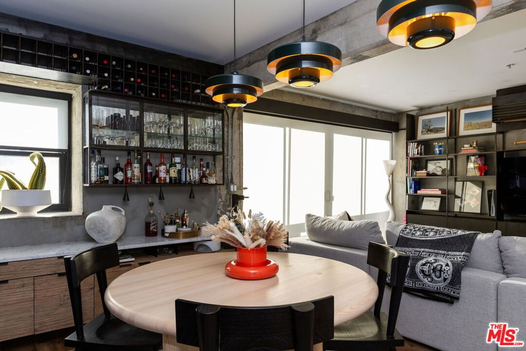 416 S Spring Street 609