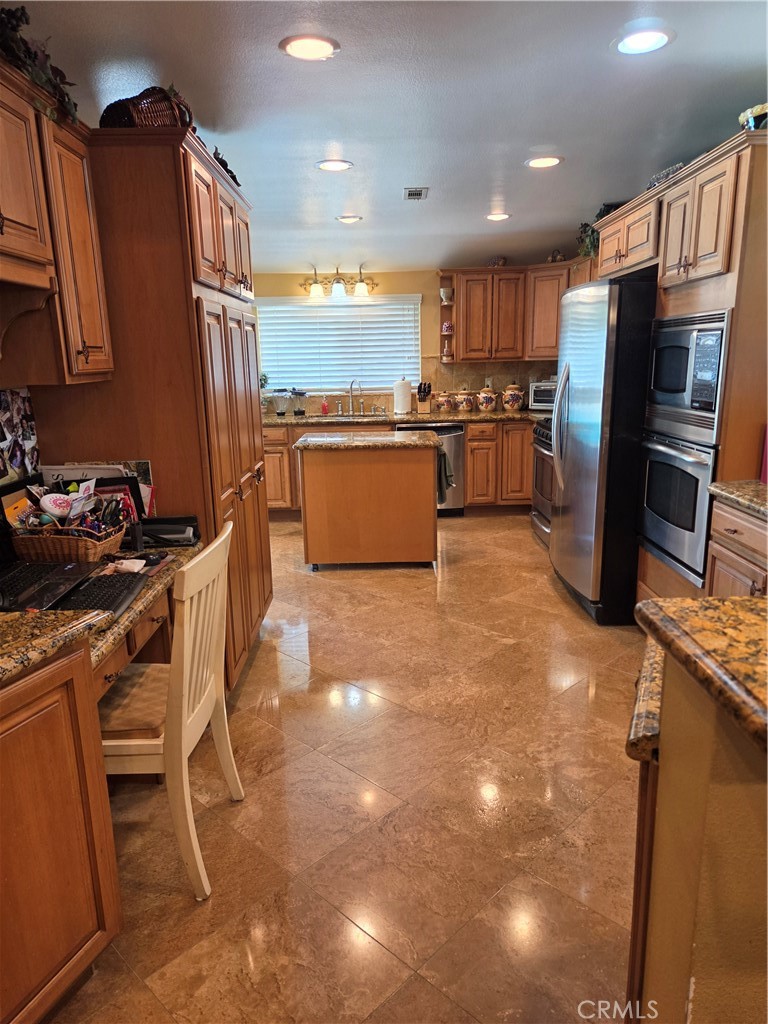 9408 True Knoll