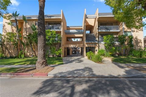 Photo of 1135 Allen Ave #20, Glendale, CA 91201 (MLS # PW26025635)