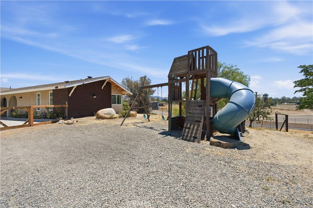 21280 Cielo Vista