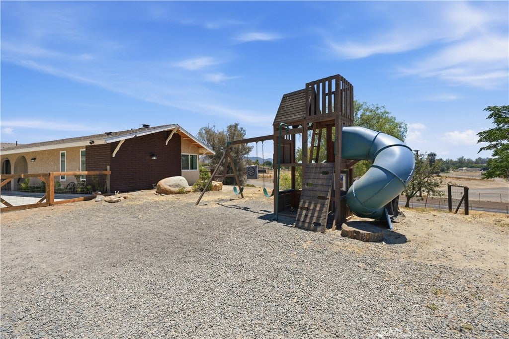 21280 Cielo Vista