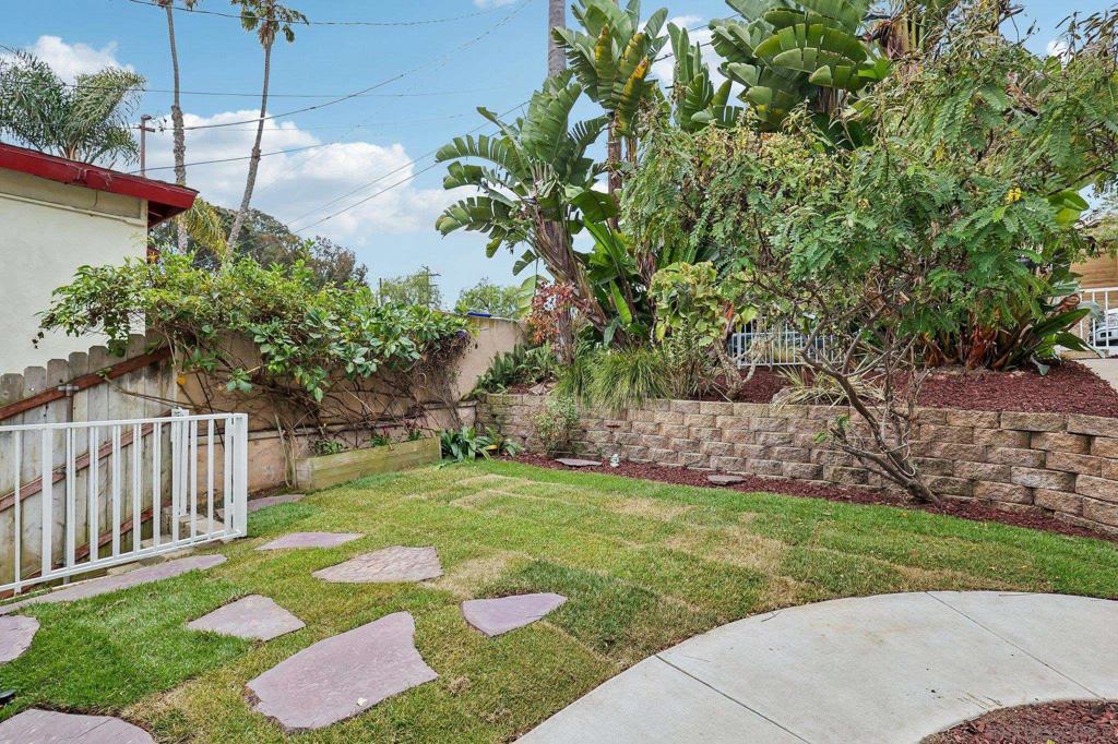 3542 Wawona Dr