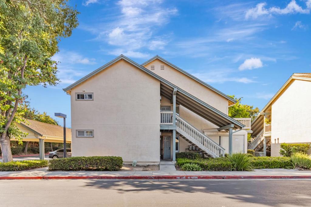 LOCATION, LOCATION, LOCATION!!! this condo is in the heart of San Jose, close to restaurants, 101 Freeway & Shoping centers. Gated community 2 bed & 2 full bath, each bedroom has it's own ceiling loft. New granite counters,new, sink,new painting, title flooring,remodeled bathrooms & a bautiful deck to enjoy the fresh air. Corner unit, newer AC, 2 parking assigned + guest parking. Gated community, 2 balconies, in-unit laundry.The list goes ON & ON. Hurry this wont last!!!!