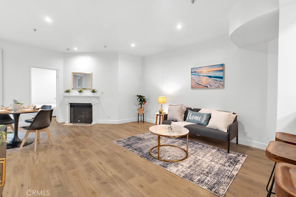 620 S Gramercy 338