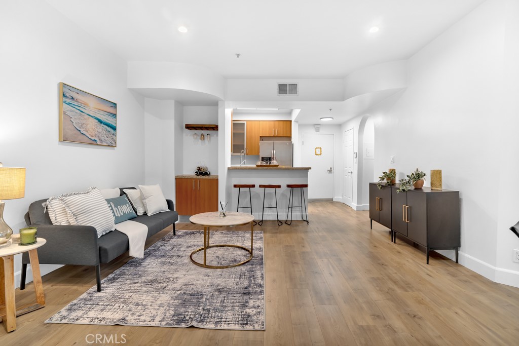 620 S Gramercy 338