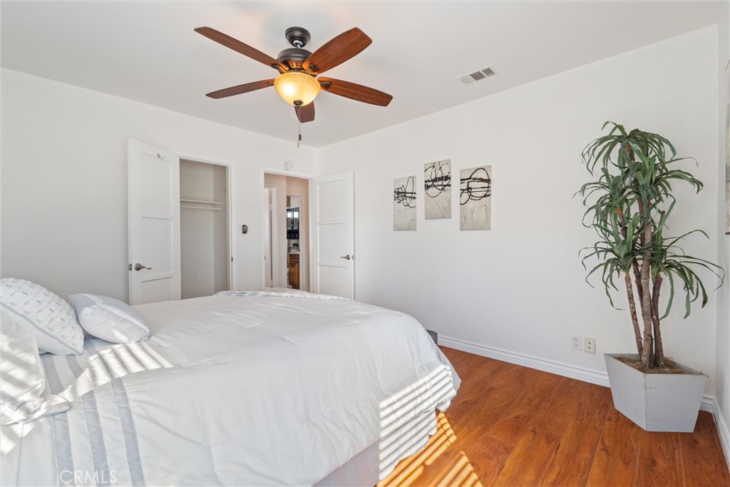 4821 E Los Coyotes Diagonal