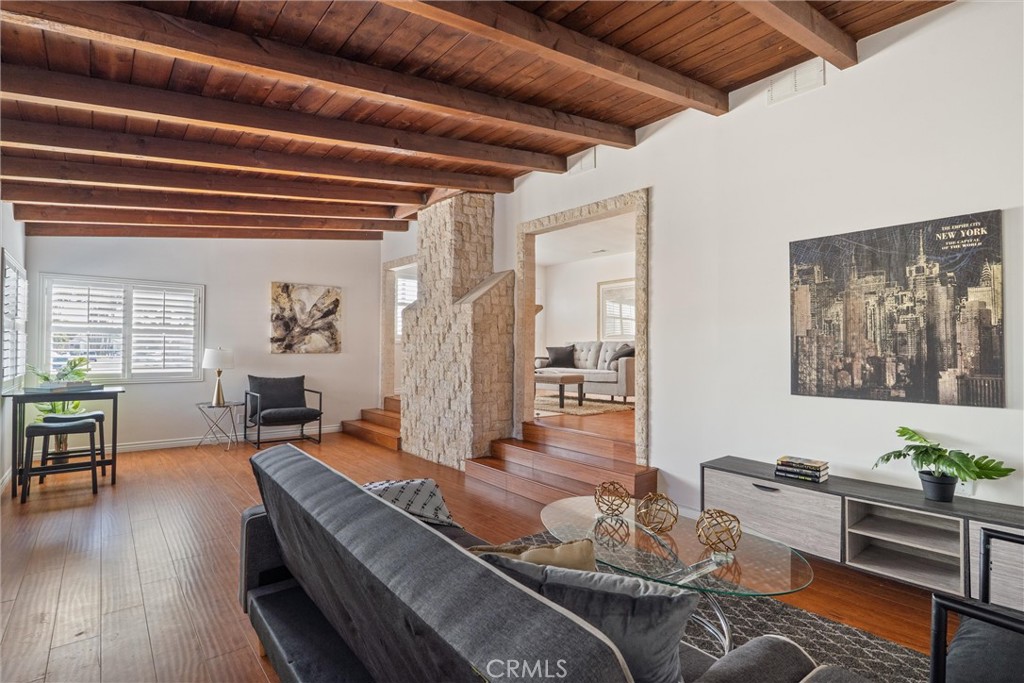 4821 E Los Coyotes Diagonal