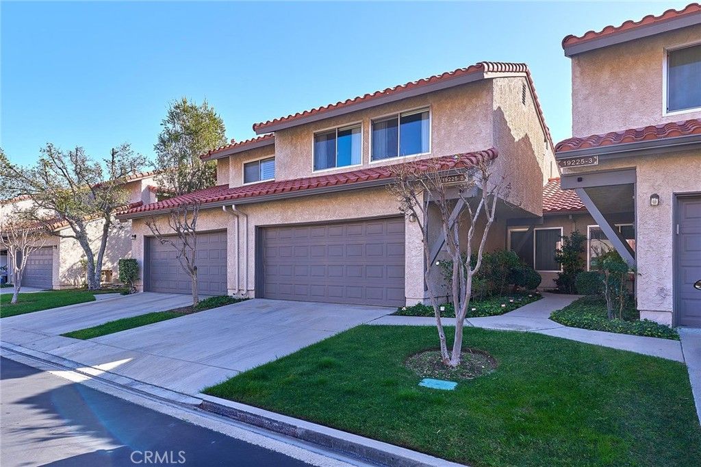 Photo of 19225 Index St #2, Porter Ranch, CA 91326 (MLS # SR26023802)