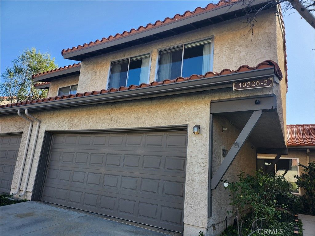 Photo of 19225 Index St #2, Porter Ranch, CA 91326 (MLS # SR26023802)