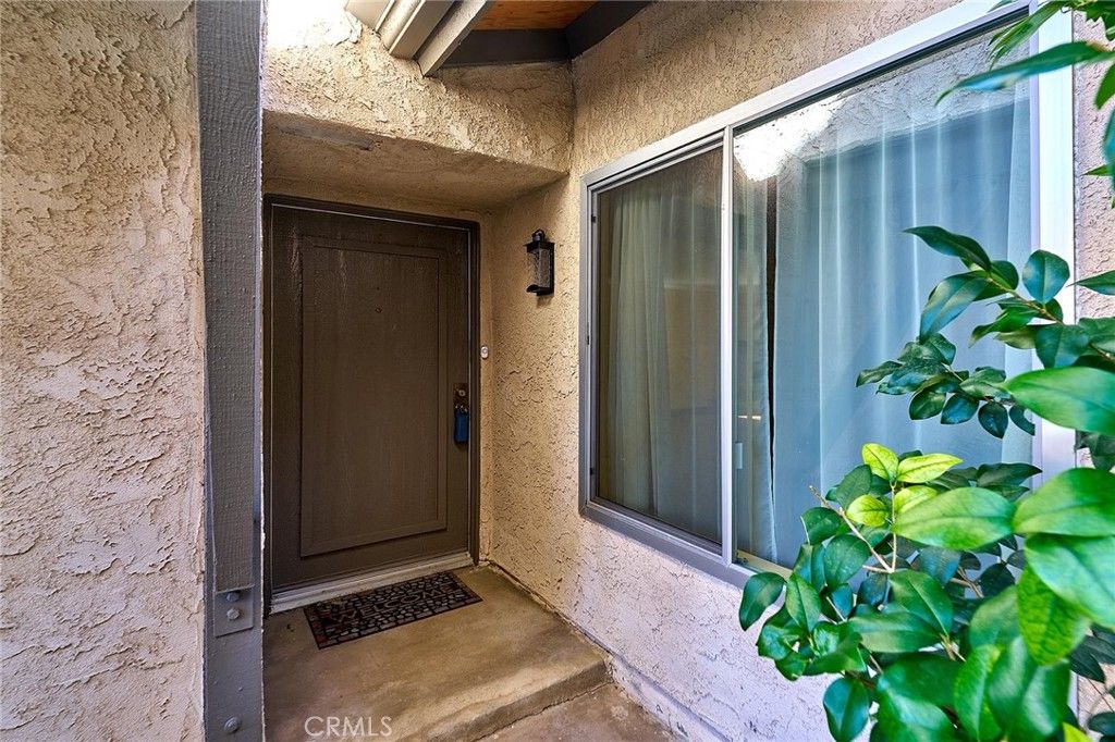 Photo of 19225 Index St #2, Porter Ranch, CA 91326 (MLS # SR26023802)
