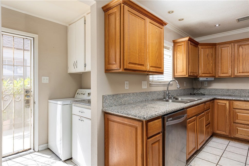 5623 Gracewood