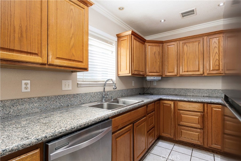 5623 Gracewood